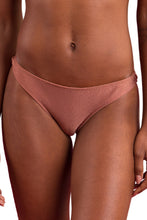Carica l'immagine nel visualizzatore di Gallery, Gallery: Rio De Sol Bas Bottom Shimmer-Copper Essential