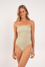 Carica l'immagine nel visualizzatore di Gallery, Model Front: Rio De Sol Une Pièce Brisa-Pistache Tube-Op