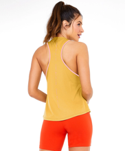 Carica l'immagine nel visualizzatore di Gallery, Model Back: Alto Giro Fitness Haut Regata Speed Debrum Sport Way Amarelo Mango