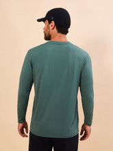 Carica l'immagine nel visualizzatore di Gallery, Model Back: Uv Line T-Shirt Longsleeve New Fit Textura Masc Verde Jade Upf50+