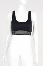 Carica l'immagine nel visualizzatore di Gallery, Model Front: Alto Giro Fitness Haut Top Light Transparencia Preto
