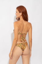 Carica l'immagine nel visualizzatore di Gallery, Model Back: Rio De Sol Haut Top Yellow-Feline Mavi