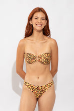 Carica l'immagine nel visualizzatore di Gallery, Model Front: Rio De Sol Bas Bottom Yellow-Feline Essential-Comfy