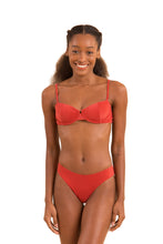 Carica l'immagine nel visualizzatore di Gallery, Model Front: Rio De Sol Haut Top Malibu-Chili Balconet