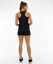 Carica l'immagine nel visualizzatore di Gallery, Model Back: Alto Giro Fitness Bas Shorts Bahamas Elastic Abertura Lateral Preto