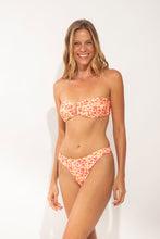 Carica l'immagine nel visualizzatore di Gallery, Model Front: Rio De Sol Bas Bottom Ditsy-Butter Nice-Fio