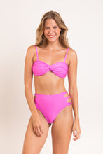 Carica l'immagine nel visualizzatore di Gallery, Model Front: Rio De Sol Haut Top Vita-Pink Twist