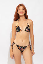 Carica l'immagine nel visualizzatore di Gallery, Model Front: Rio De Sol Haut Top Flora Frufru