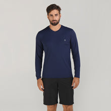 Carica l'immagine nel visualizzatore di Gallery, Model Front: Uv Line Fitness Haut Sport Fit Mas Ml Marinho Upf50+