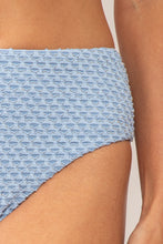 Carica l'immagine nel visualizzatore di Gallery, Image 06: Rio De Sol Bas Bottom Drift-Cianita Hotpants