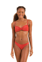 Carica l'immagine nel visualizzatore di Gallery, Model Front: Rio De Sol Ensemble Set Malibu-Chili Balconet Essential-Comfy