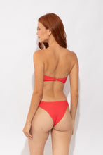 Carica l'immagine nel visualizzatore di Gallery, Model Back: Rio De Sol Bas Bottom Cali-Flamingo Leblon