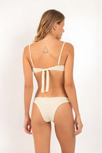 Carica l'immagine nel visualizzatore di Gallery, Model Back: Rio De Sol Bas Bottom Brisa-Offwhite Essential