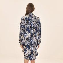 Carica l'immagine nel visualizzatore di Gallery, Model Back: Uv Line Chemise Shirtdress Ipanema Coqueiros Marinho Upf50+