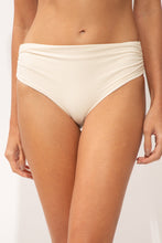 Carica l'immagine nel visualizzatore di Gallery, Gallery: Rio De Sol Bas Bottom Malibu-Natural Amy