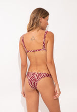 Carica l'immagine nel visualizzatore di Gallery, Model Back: Rio De Sol Haut Top Dune Hera