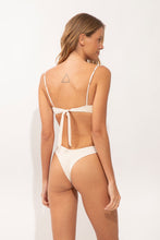 Carica l'immagine nel visualizzatore di Gallery, Model Back: Rio De Sol Bas Bottom Malibu-Natural Nara