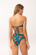 Carica l'immagine nel visualizzatore di Gallery, Model Back: Rio De Sol Bas Bottom Luma Amy