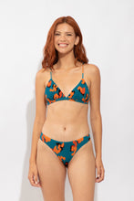 Carica l'immagine nel visualizzatore di Gallery, Model Front: Rio De Sol Bas Bottom Luma Essential-Comfy