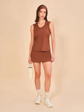 Carica l'immagine nel visualizzatore di Gallery, Model Front: Uv Line Fitness Haut Regata Sport Color Fem Marrom Upf50+