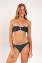 Carica l'immagine nel visualizzatore di Gallery, Model Front: Rio De Sol Bas Bottom Shimmer-Shark Leblon