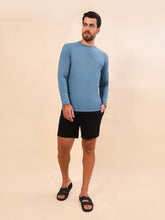 Carica l'immagine nel visualizzatore di Gallery, Model Front: Uv Line T-Shirt Longsleeve Uvpro Masc Indigo Upf50+