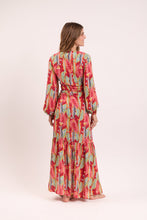 Carica l'immagine nel visualizzatore di Gallery, Model Back: Rio De Sol Vêtement De Plage Sea-Bloom Long Dress Verona