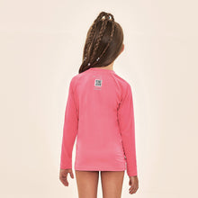 Carica l'immagine nel visualizzatore di Gallery, Model Back: Uv Line T-Shirt Acqua Qr Code Chiclete Fluor Upf50+