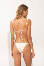 Carica l'immagine nel visualizzatore di Gallery, Model Back: Rio De Sol Ensemble Set Malibu-Natural Lia-Noa Essential-Noa