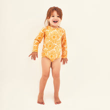 Carica l'immagine nel visualizzatore di Gallery, Model Front: Uv Line Maillot De Bain Bébé Baby Solar Amarelo Upf50+