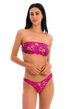 Carica l'immagine nel visualizzatore di Gallery, Model Front: Rio De Sol Haut Top Roar-Pink Bandeau-Reto