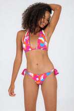 Carica l'immagine nel visualizzatore di Gallery, Model Front: Rio De Sol Ensemble Set Antelope Halter-Double Italy