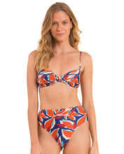 Carica l'immagine nel visualizzatore di Gallery, Gallery: Rio De Sol Ensemble Set Leaves Bandeau-Joy Hotpants