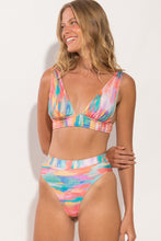 Carica l'immagine nel visualizzatore di Gallery, Gallery: Rio De Sol Ensemble Set River Halter-Cos Hotpant-Cos
