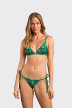 Carica l'immagine nel visualizzatore di Gallery, Model Front: Rio De Sol Ensemble Set Wilds Tri-Fixo Cheeky-Tie