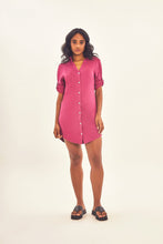 Carica l'immagine nel visualizzatore di Gallery, Model Front: Uv Line Chemise Shirtdress Copenhagen Fem Fucsia Upf50+