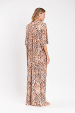 Carica l'immagine nel visualizzatore di Gallery, Model Back: Rio De Sol Vêtement De Plage Leopard Long Dress