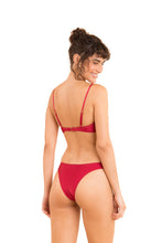 Carica l'immagine nel visualizzatore di Gallery, Model Back: Rio De Sol Haut Top Shimmer-Divino Bandeau-Joy