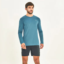 Carica l'immagine nel visualizzatore di Gallery, Model Front: Uv Line T-Shirt Longsleeve Sport Fit Aco