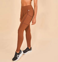 Carica l'immagine nel visualizzatore di Gallery, Gallery: Uv Line Fitness Bas Legging Fit Aspen Brown Upf50+
