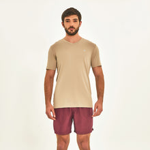 Carica l'immagine nel visualizzatore di Gallery, Model Front: Uv Line Fitness Haut T-Shirt Sport Fit Areia Upf50+