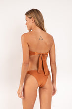 Carica l'immagine nel visualizzatore di Gallery, Model Back: Rio De Sol Bas Bottom Shimmer-Nocciola Leblon