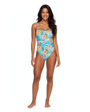 Carica l'immagine nel visualizzatore di Gallery, Model Front: Rio De Sol Une Pièce Maxi Flower Body