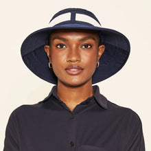 Carica l'immagine nel visualizzatore di Gallery, Model Front: Uv Line Chapeau Souple/Capeline Hat Paris Ville L Fem Blue White Upf50+