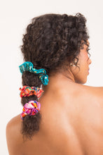 Carica l'immagine nel visualizzatore di Gallery, Image 03: Rio De Sol Chouchou Rain Scrunchie