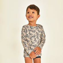 Carica l'immagine nel visualizzatore di Gallery, Model Front: Uv Line T-Shirt Longsleeve Baby Zebra Upf50+