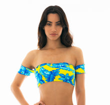 Carica l'immagine nel visualizzatore di Gallery, Model Front: Rio De Sol Haut Top Palmeira Azul Off Shoulder