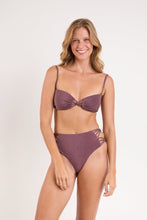 Carica l'immagine nel visualizzatore di Gallery, Model Front: Rio De Sol Ensemble Set Malibu-Ebano Bandeau-Iris Highwaist-Spin-Iris