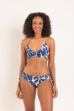 Carica l'immagine nel visualizzatore di Gallery, Model Front: Rio De Sol Haut Top Pottery Kate