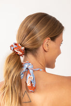 Carica l'immagine nel visualizzatore di Gallery, Model Front: Rio De Sol Chouchou Olyra Scrunchie